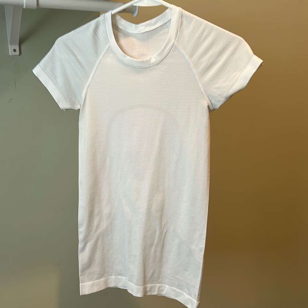 Lululemon Swiftly Tech Short Sleeve Shirt Hip Length